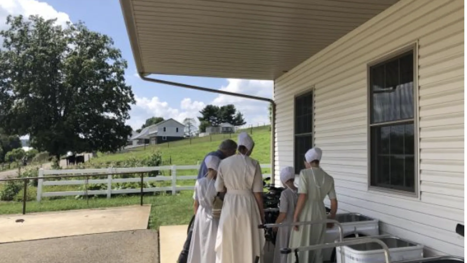 photo of Amish women