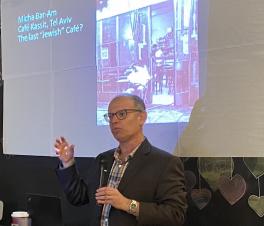 photo of Professor Shachar Pinsker